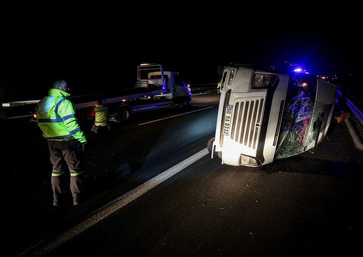 Bursa'da düzensiz göçmenleri taşıyan minibüs devrildi: 21 yaralı G2