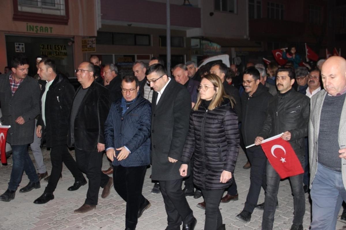 &Ccedil;an&rsquo;da İdlib Şehitleri i&ccedil;in Mehmet&ccedil;iğe saygı y&uuml;r&uuml;y&uuml;ş&uuml;