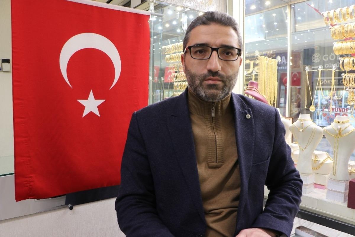 &Ccedil;arşı &lsquo;Al bayrağa&rsquo;  b&uuml;r&uuml;nd&uuml;