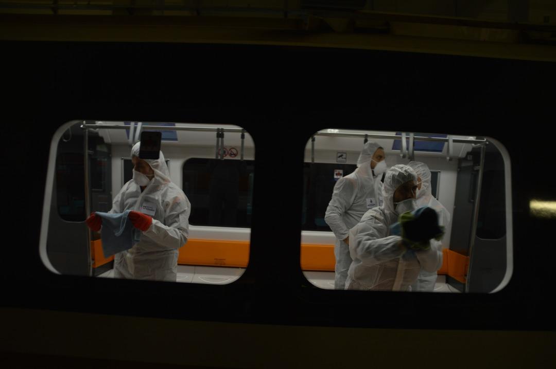 Metroda koronavir&uuml;se karşı nano teknoloji ile dezenfekte