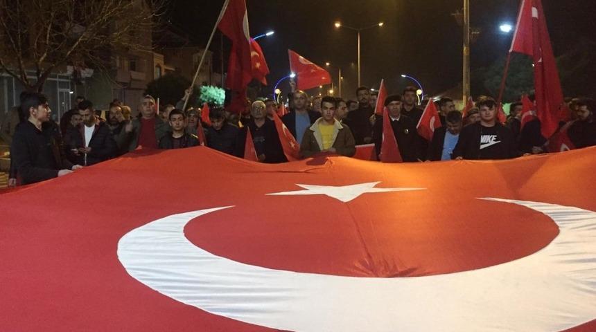 Kınıklılar şehitler i&ccedil;in y&uuml;r&uuml;d&uuml;