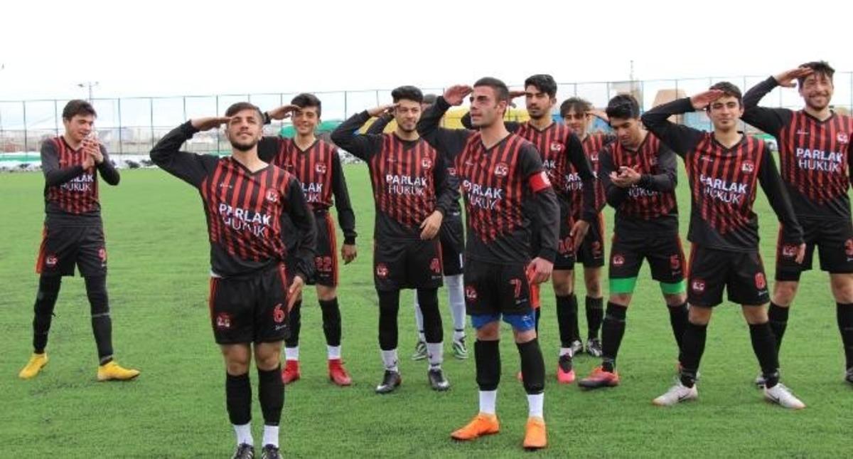 Asker selamı ile ma&ccedil;a başladılar