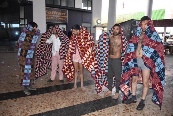 Yunan polisi göçmenleri dövüp, çıplak halde Türkiye'ye geri gönderdi   G1