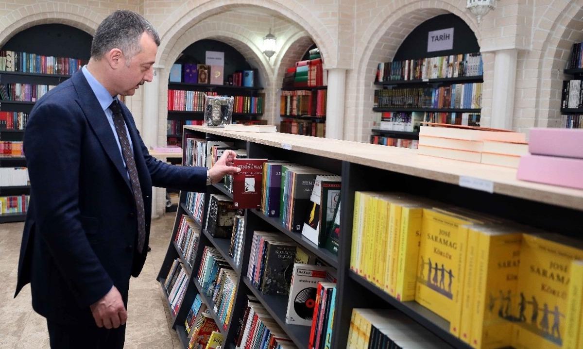 Başkan B&uuml;y&uuml;kakın, &ldquo;Har&ccedil;lıklarımı biriktirir kitap alırdım&rdquo;