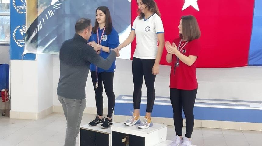 Serbest dalışta 11 Türkiye rekoru kıran sporculara ödülleri verildi
