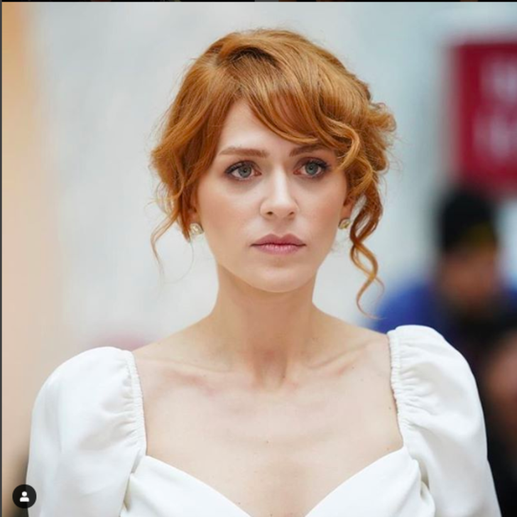 Mucize Doktor'un Beliz'i Hazal Türesan yatağa girip poz verdi! G4