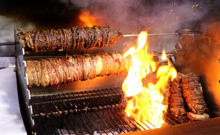 Kokoreç karaborsaya düştü! 3,5 kg 1 şiş kokoreçin yüzde 50 zamlanarak 150 lira oldu G1