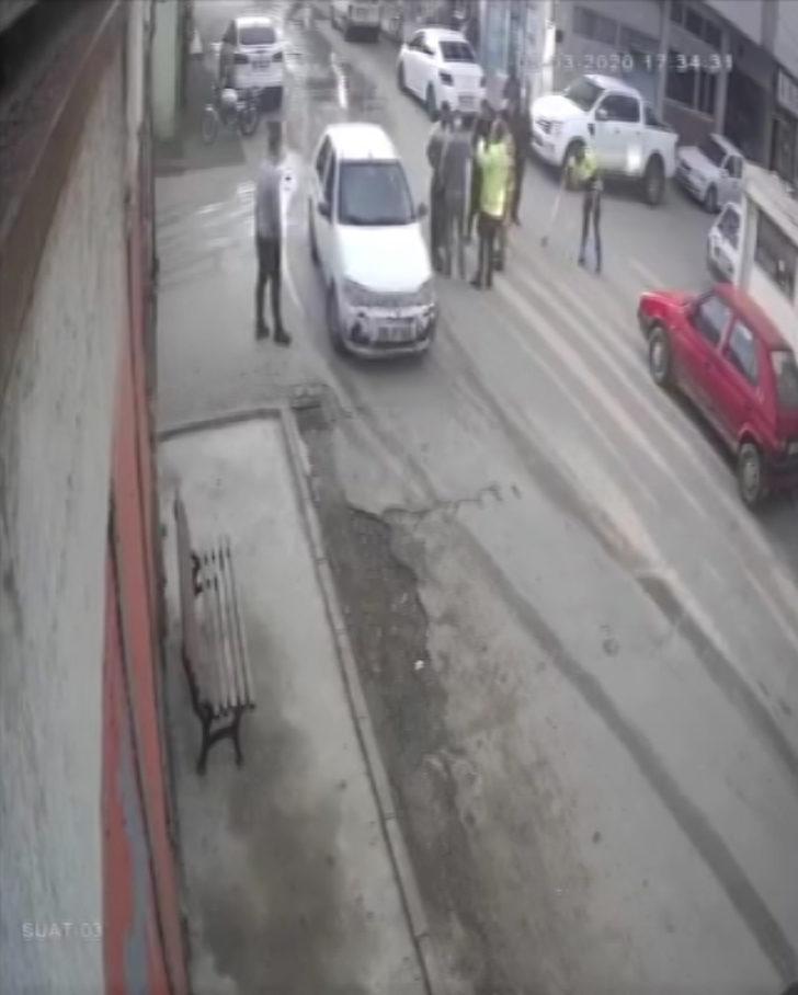 Kazaya giden polisin yaptıkları sosyal medyayı salladı! G3