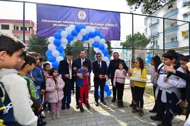 Aydoğdu İlkokuluna oyun parkı ve spor alanları kazandırıldı