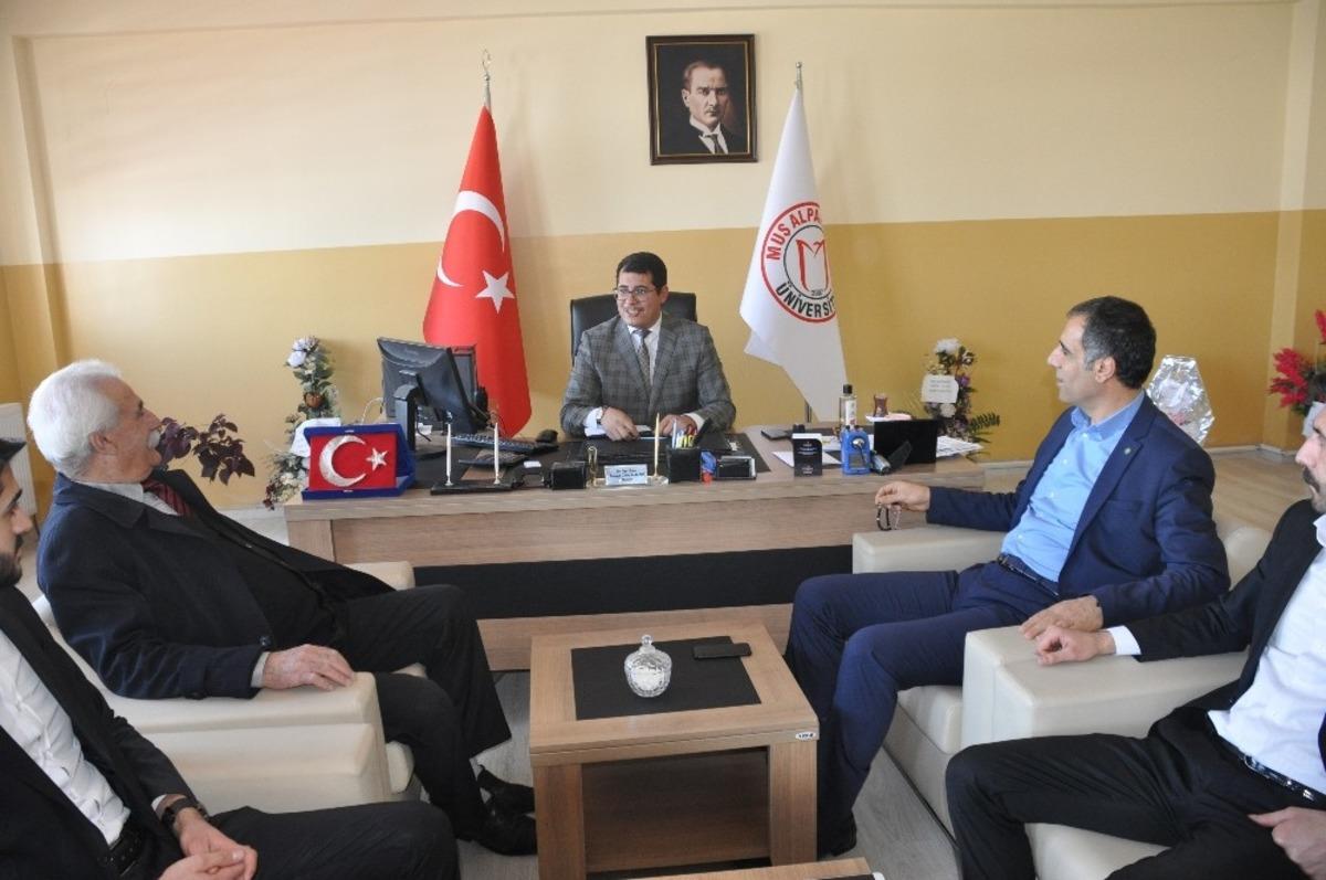 STK temsilcilerinden MYO M&uuml;d&uuml;r&uuml; Halidi&rsquo;ye ziyaret