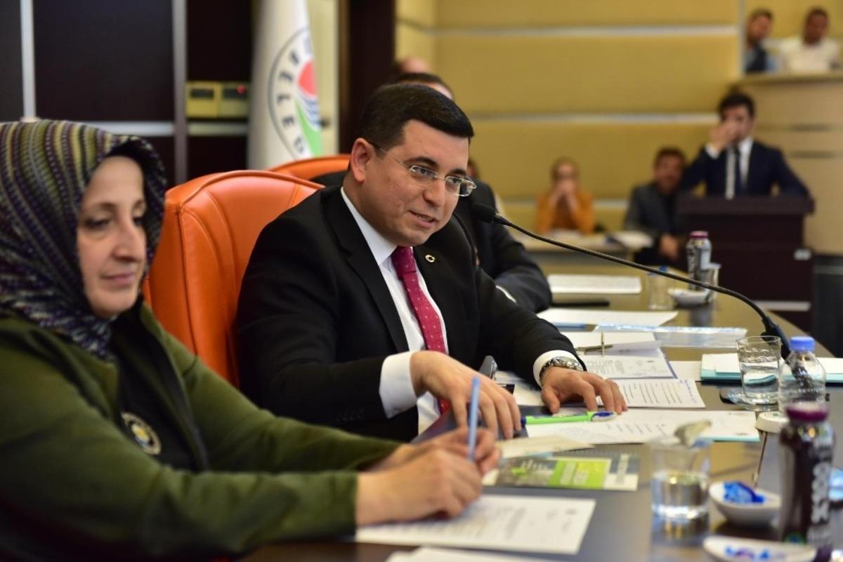 Başkan T&uuml;t&uuml;nc&uuml;, &ldquo;TOKİ yok, kat eksiltme yok&rdquo;