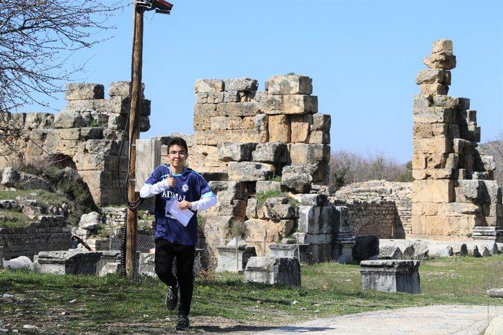 Sporcular antik kentte yarıştı G4