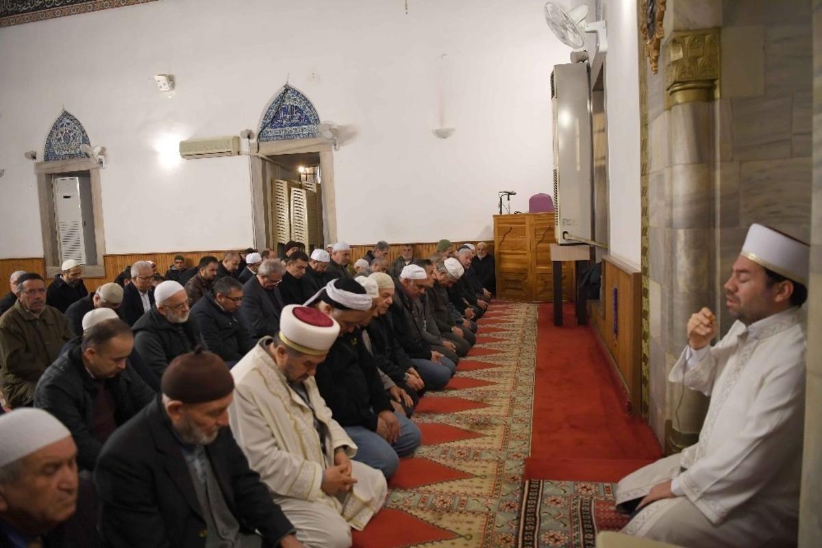 Antalya, sabah namazında Mehmet&ccedil;ik i&ccedil;in buluştu