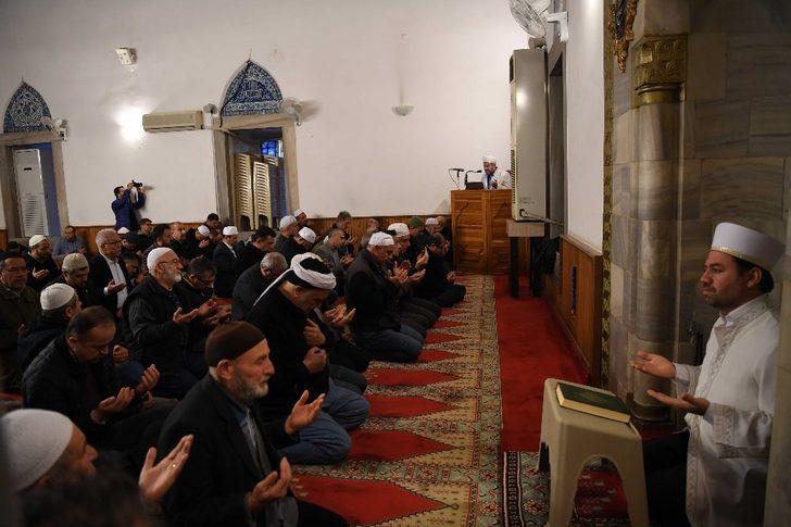 Antalya, sabah namazında Mehmetçik için buluştu G2