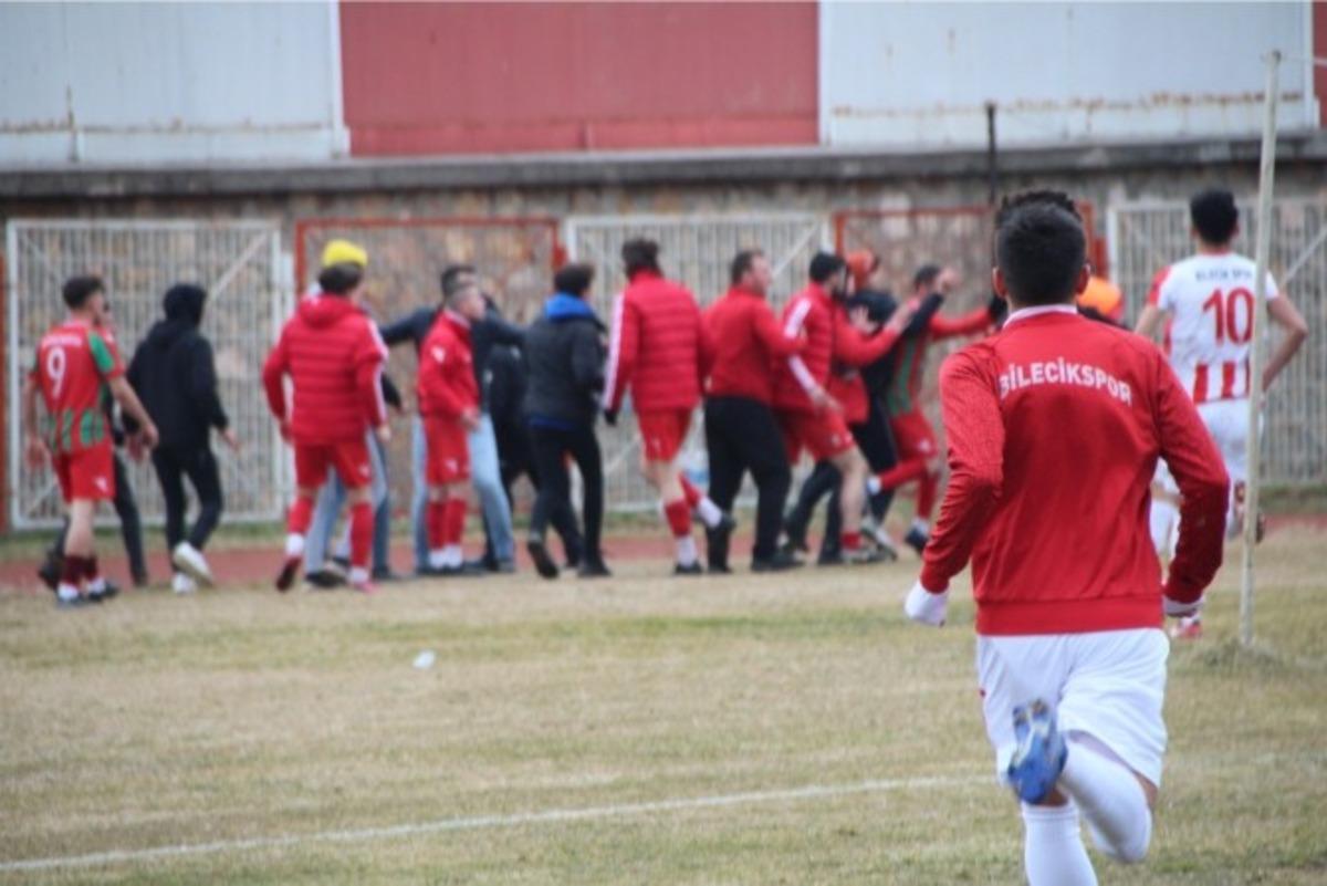 Tekmelerin havada u&ccedil;uştuğu ma&ccedil;ta sadece bir futbolcu disiplin kuruluna sevk edildi