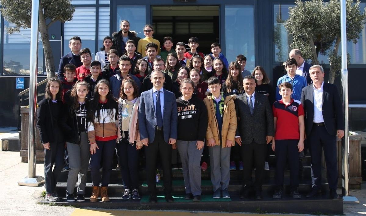 Başkan &Ccedil;ift&ccedil;i gen&ccedil; şampiyonları tebrik etti