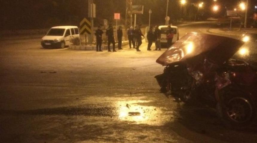 Trafik kazası 2&rsquo;si ağır 5 yaralı