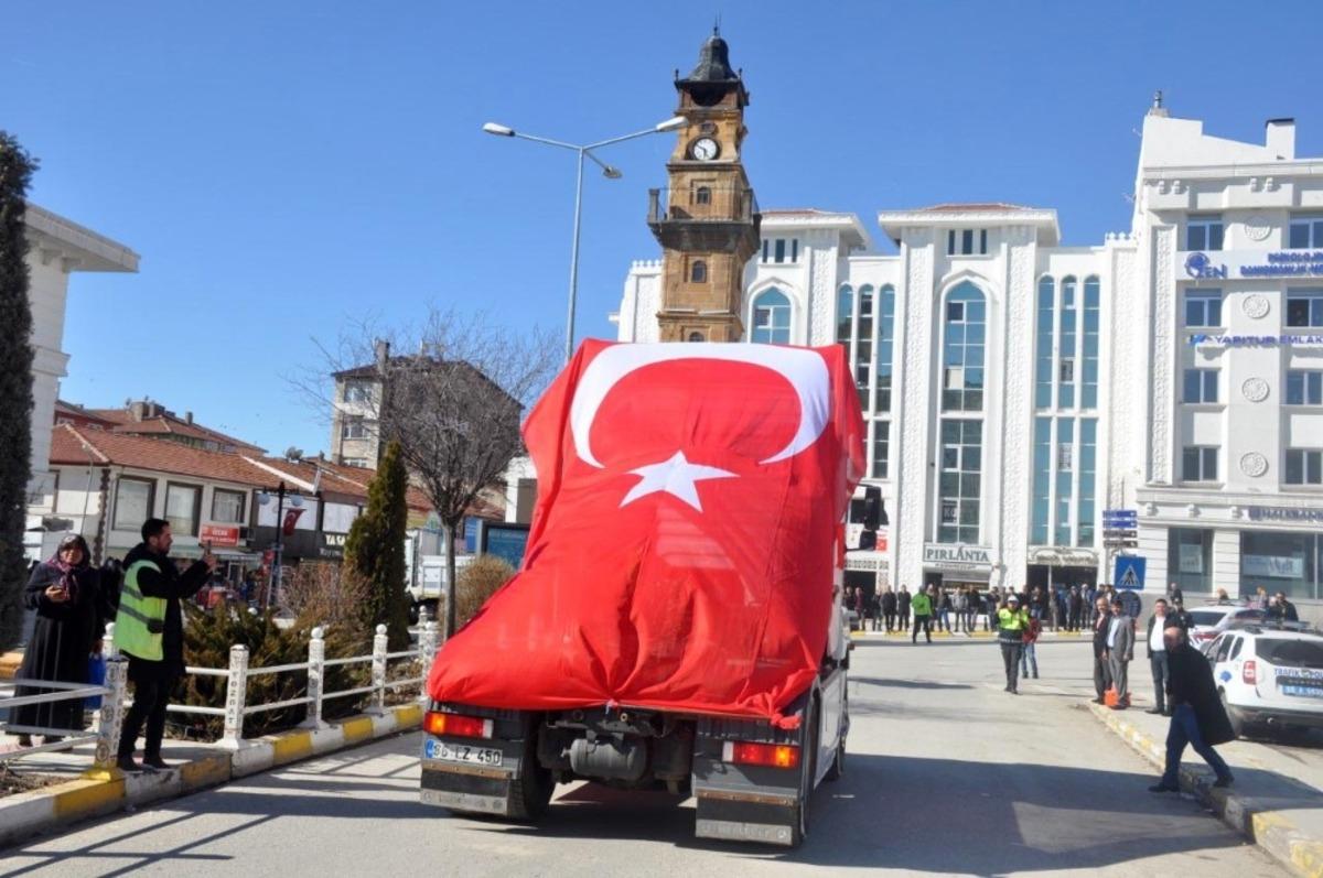 Şof&ouml;rlerden konvoylu destek