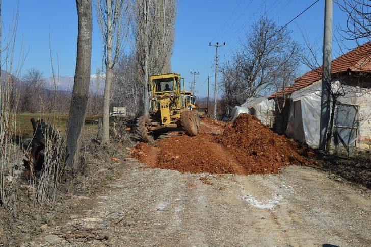 Elmalı Akçay-Afşar yolu yenileniyor G4