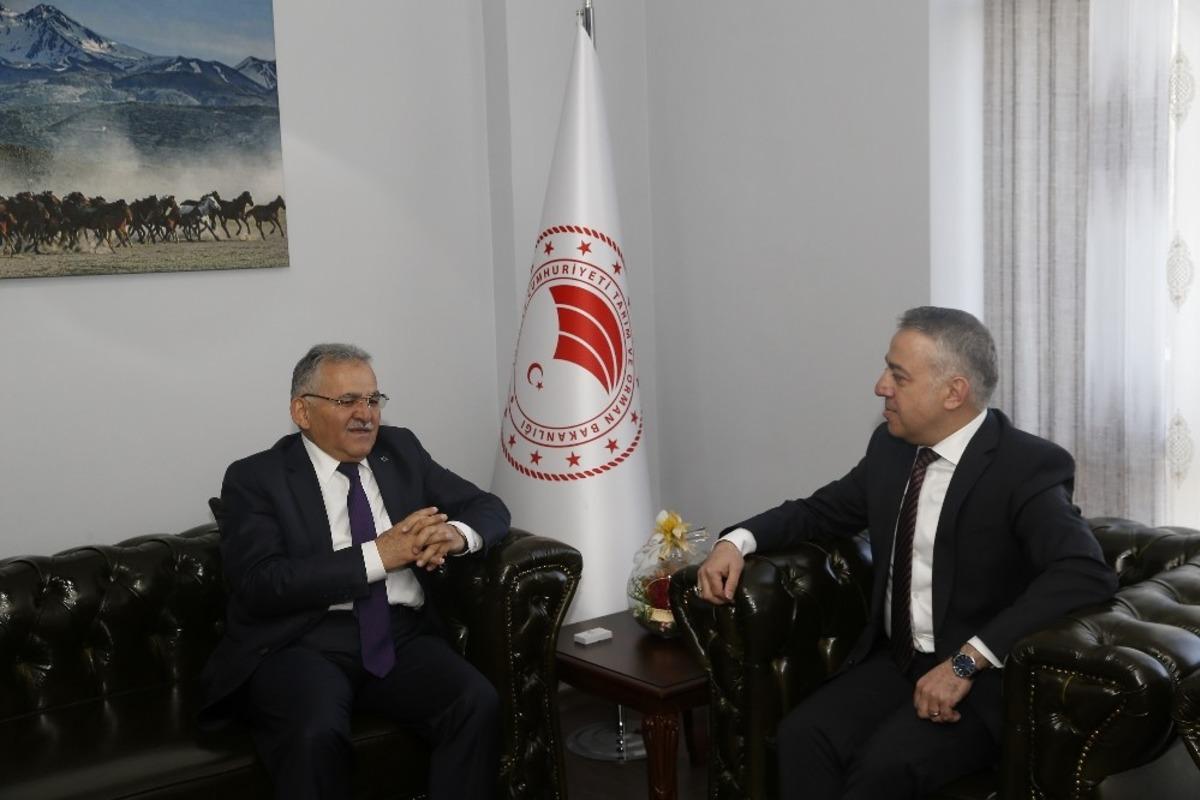 Başkan B&uuml;y&uuml;kkılı&ccedil;, Tarım ve Orman İl M&uuml;d&uuml;rl&uuml;ğ&uuml; ile Kayseri Orman B&ouml;lge M&uuml;d&uuml;rl&uuml;ğ&uuml;&rsquo;n&uuml; ziyaret etti