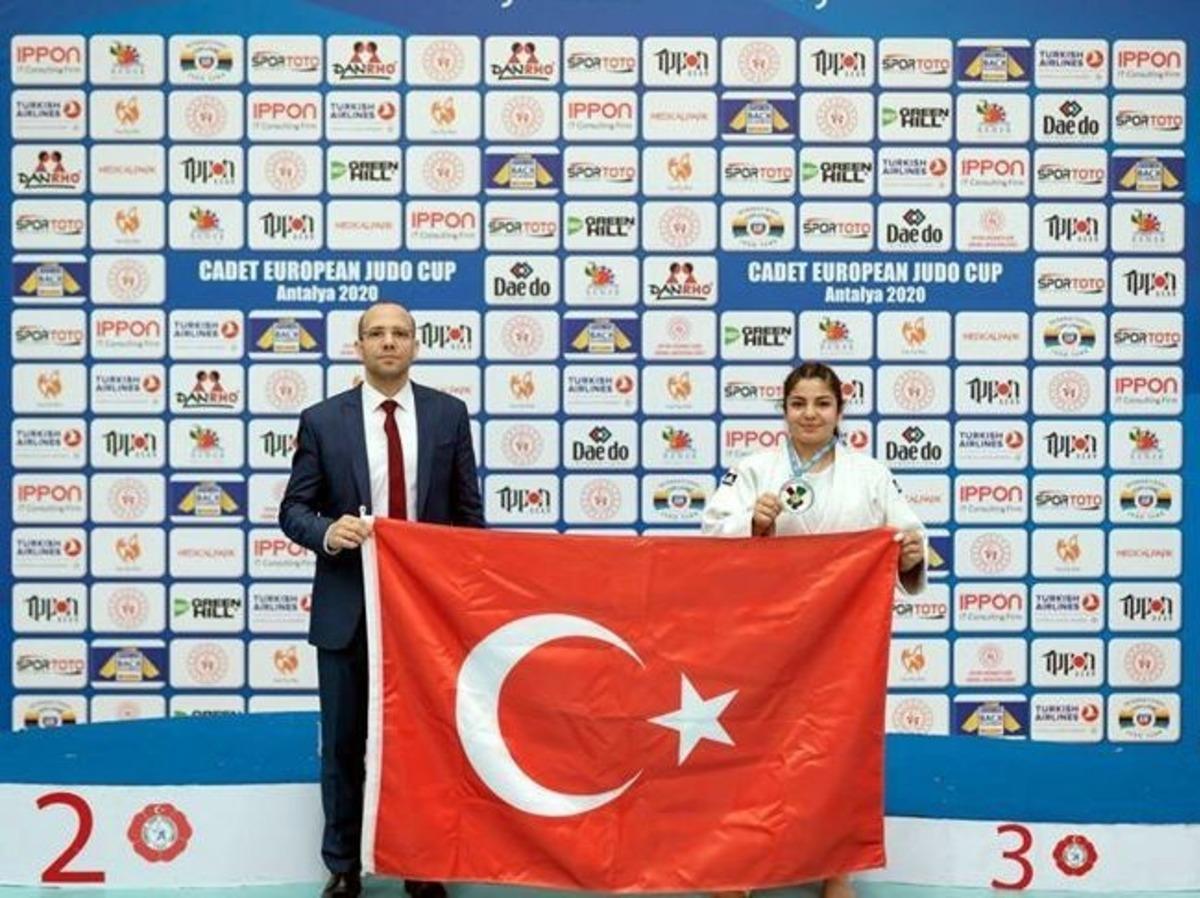 Manisa B&uuml;y&uuml;kşehir, judoda Avrupa ikinciliği kazandı