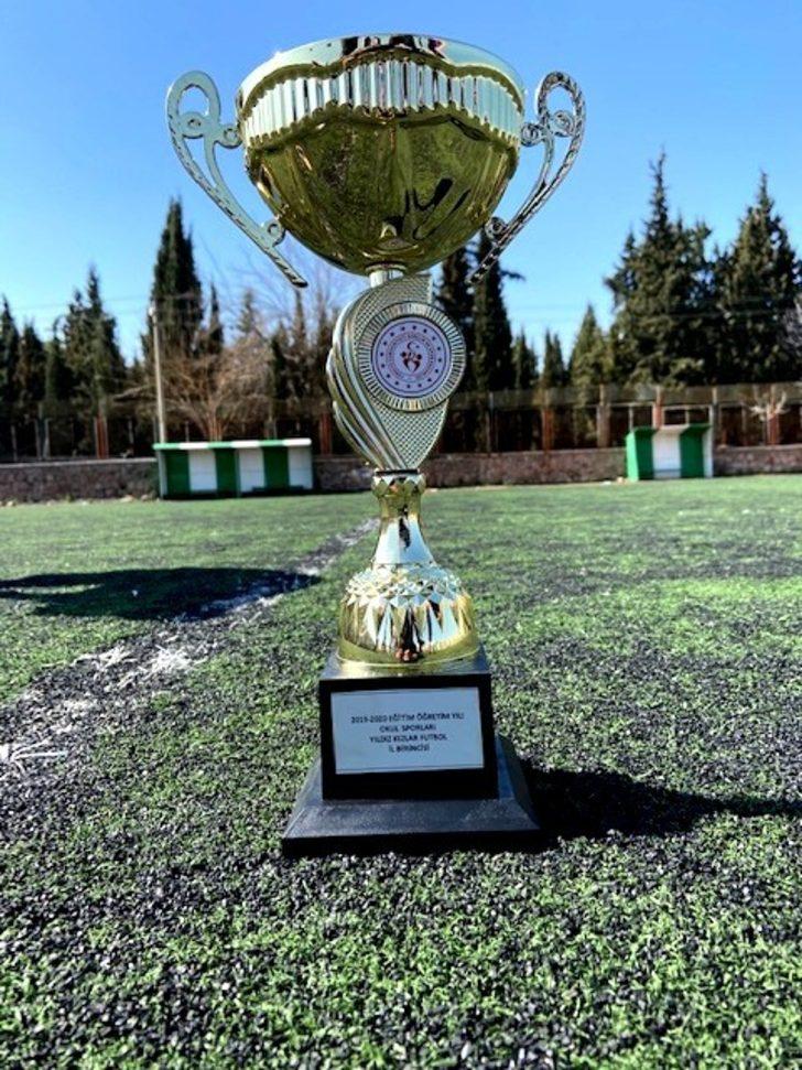 Sarıgöllü kızlar futbolda Manisa şampiyonu oldu G2