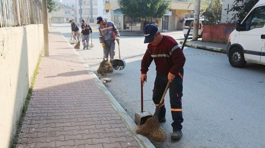 Toroslar’da mahalle temizliği aralıksız sürüyor