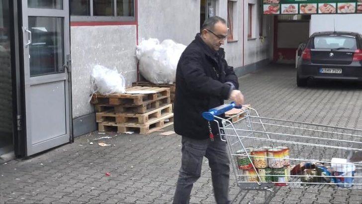 Koronavirüs paniği Almanya'yı da etkisi altına aldı! Market rafları hızla boşaldı G4