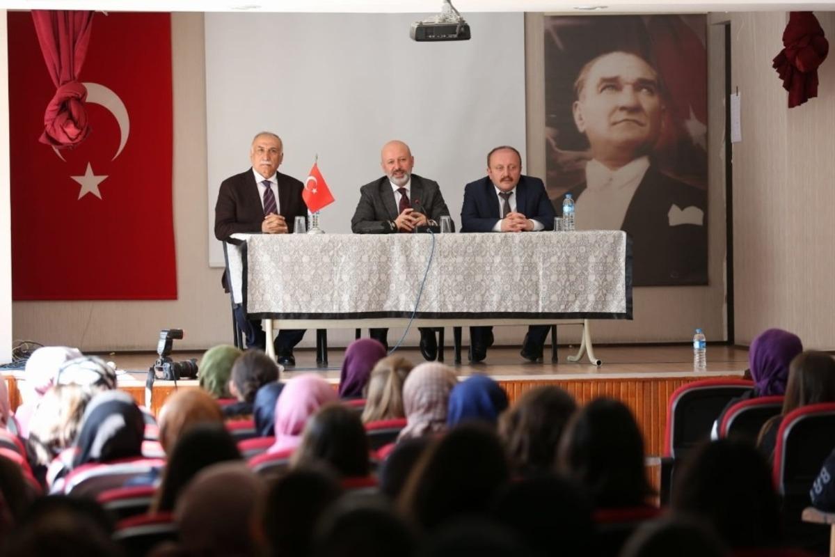 Başkan &Ccedil;olakbayrakdar&rsquo;dan gen&ccedil;lere altın &ouml;ğ&uuml;tler