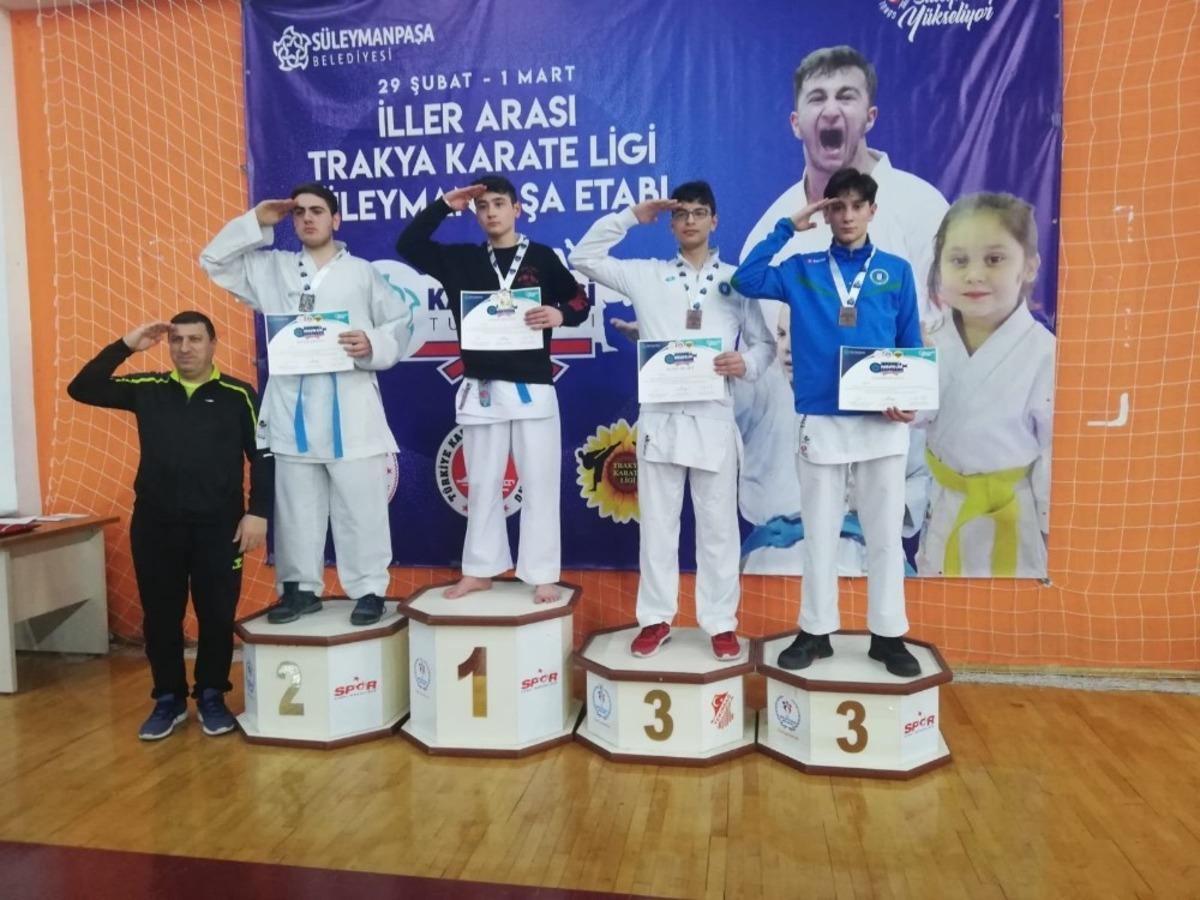 Bursalı karatecilerden 9 madalya