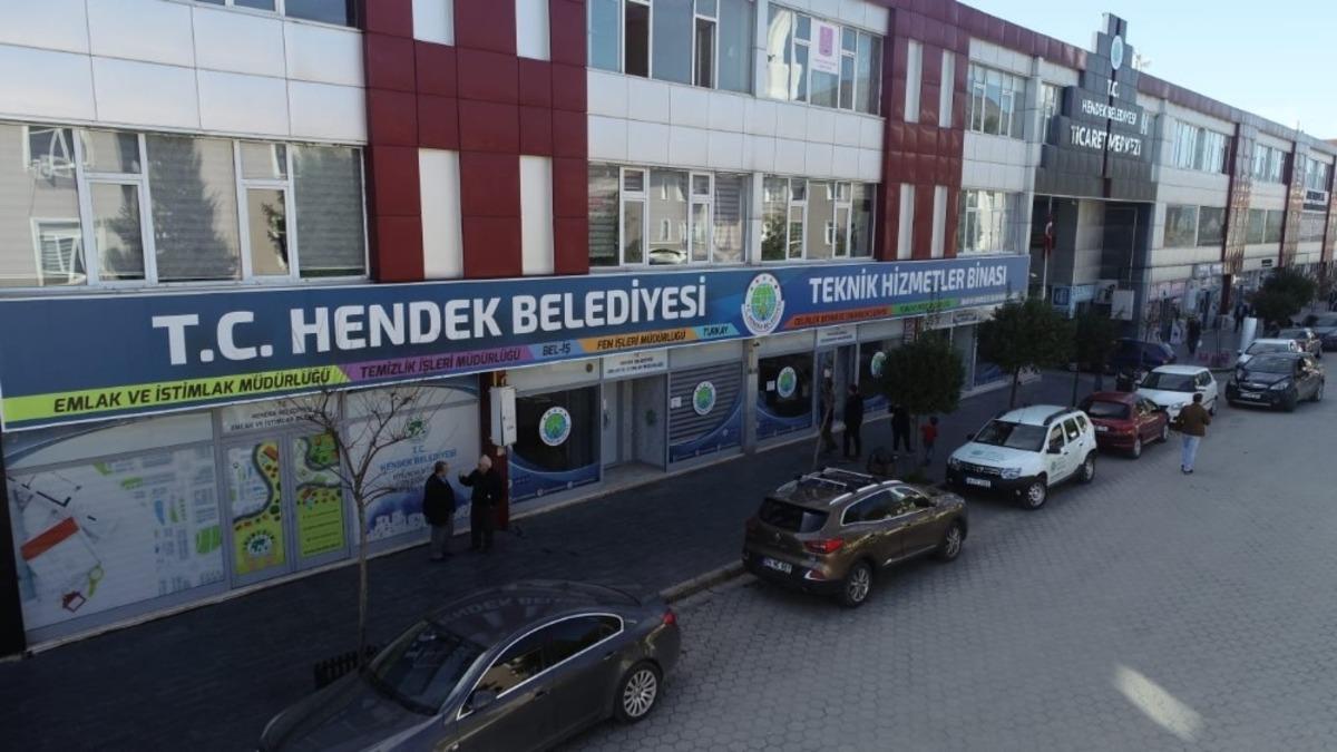Hendek Belediyesi birim m&uuml;d&uuml;rl&uuml;klerinin yerlerinde değişik yapıldı