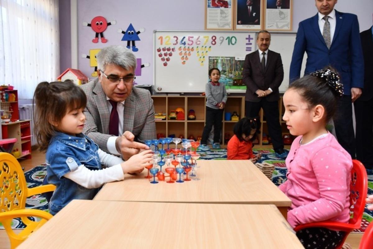 Vali G&uuml;rel okul ziyaretlerine devam ediyor