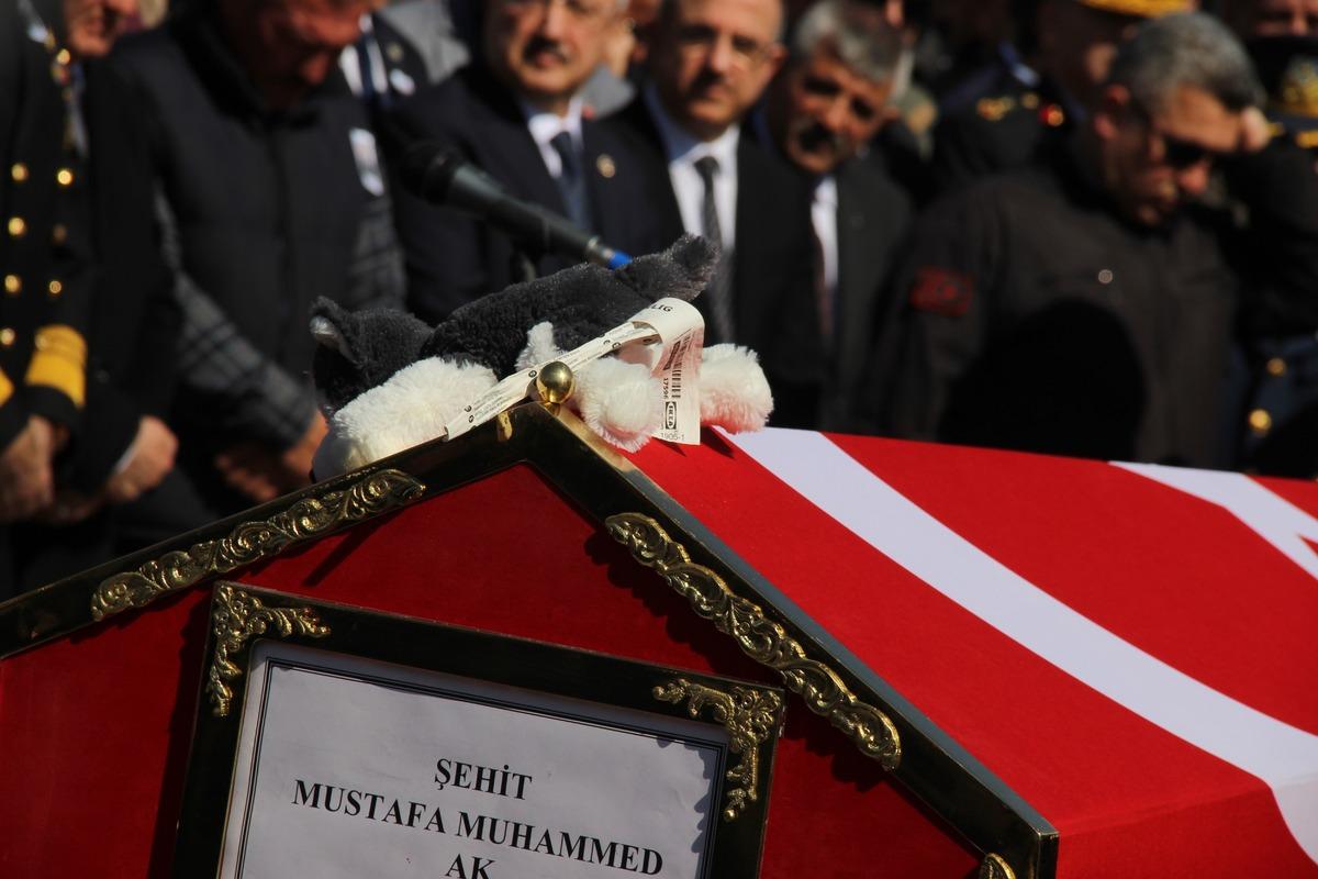 İdlib şehidi Piyade Uzman Onbaşı Muhammed Mustafa Ak son yolculuğuna uğurlandı