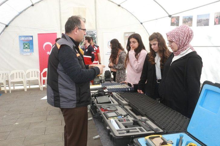 Vatandaşlar deprem eğitimi G3