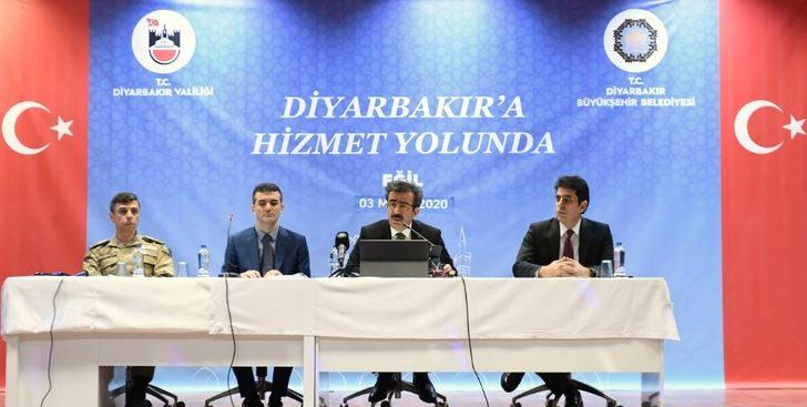 Vali Güzeloğlu: "Diyarbakır’ın 17 ilçesinde hizmet seferberliği ve gayreti içindeyiz" G1