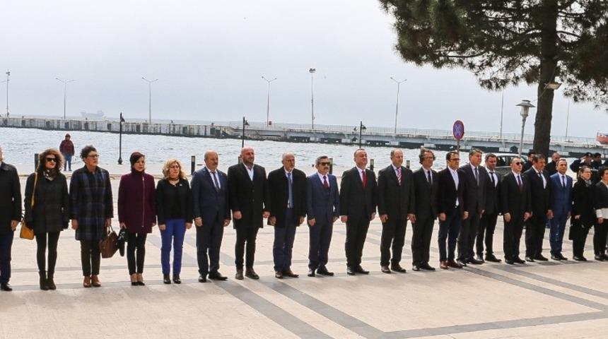 Sinop meclisinden şehitler için saygı duruşu