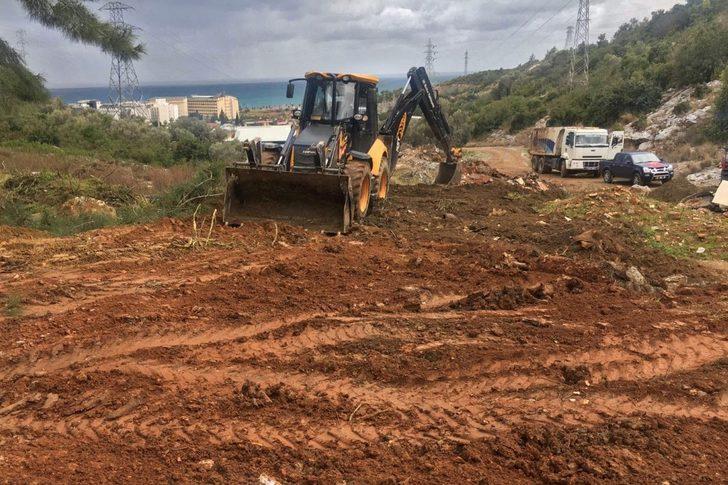 Ormanlık bölgede çöp ve moloz temizliği G1