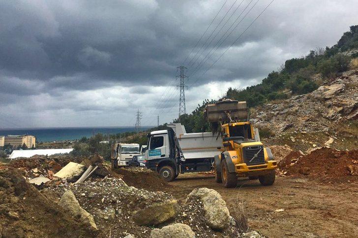 Ormanlık bölgede çöp ve moloz temizliği G2