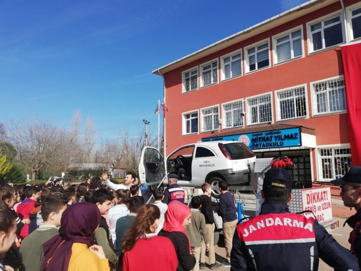 &Ouml;ğrencilere &lsquo;Trafikte İlk Adımlar&rsquo; semineri