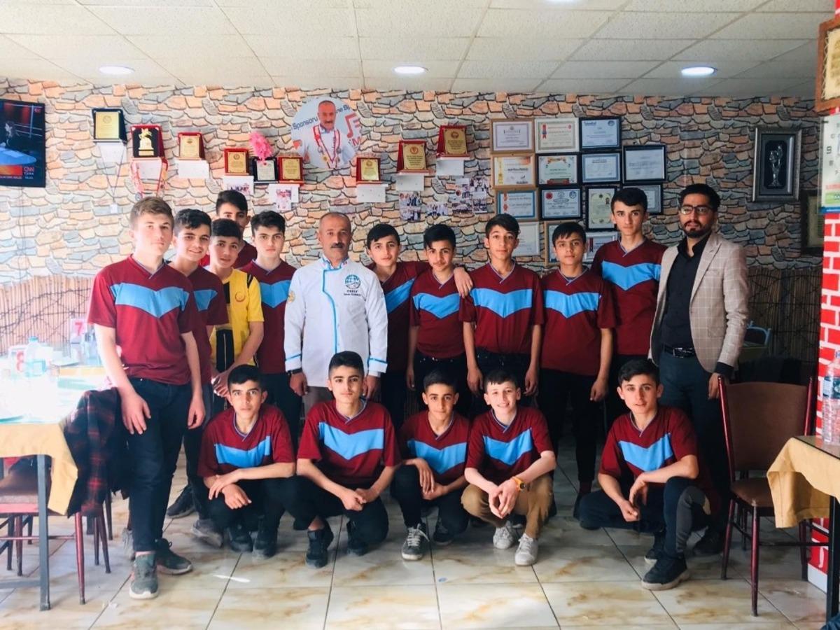 Silopili esnaftan &ouml;ğrencilere s&uuml;rpriz