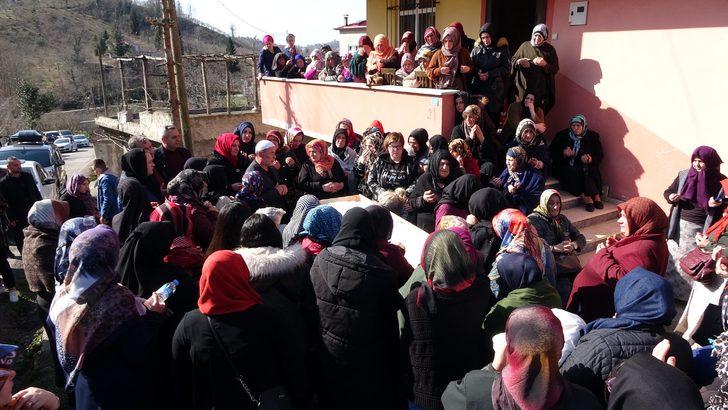 Son sözü 'anne' olan Aleyna'ya, annesinden zor veda G4