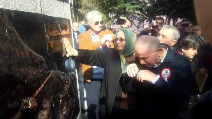 Ölen öğretmen ve öğrenciler anısına anıt yapıldı G4