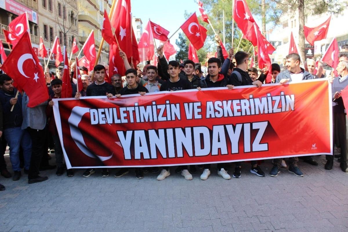 Kahta&rsquo;da binlerce gen&ccedil; şehit ve gaziler i&ccedil;in y&uuml;r&uuml;d&uuml;