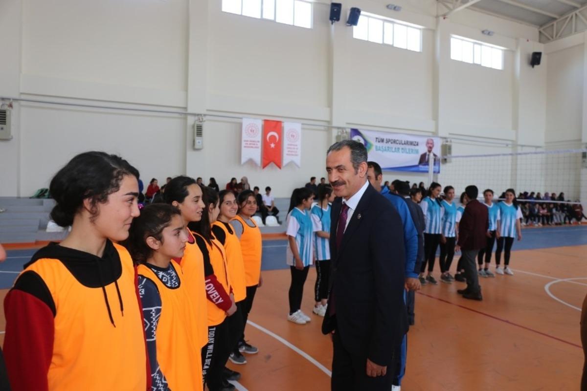 G&uuml;rpınar&rsquo;da voleybol turnuvası