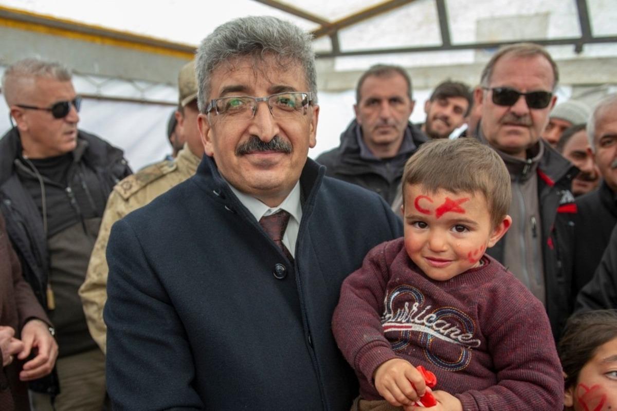 Vali Bilmez, deprem b&ouml;lgesine yapılacak konutlarla ilgili bilgi verdi