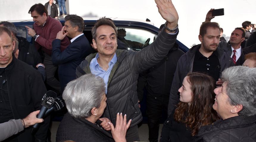 Yunanistan Başbakanı Mi&ccedil;otakis: T&uuml;rkiye'den &ccedil;ok sayıda g&ouml;&ccedil;men &uuml;lkemize geldi