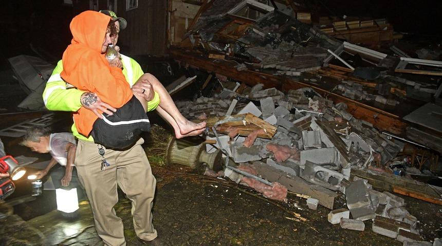 ABD'yi hortum vurdu: 25 kişi hayatını kaybetti