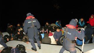 Yunanistan ölüme terk etti, Türk Sahil Güvenliği kurtardı