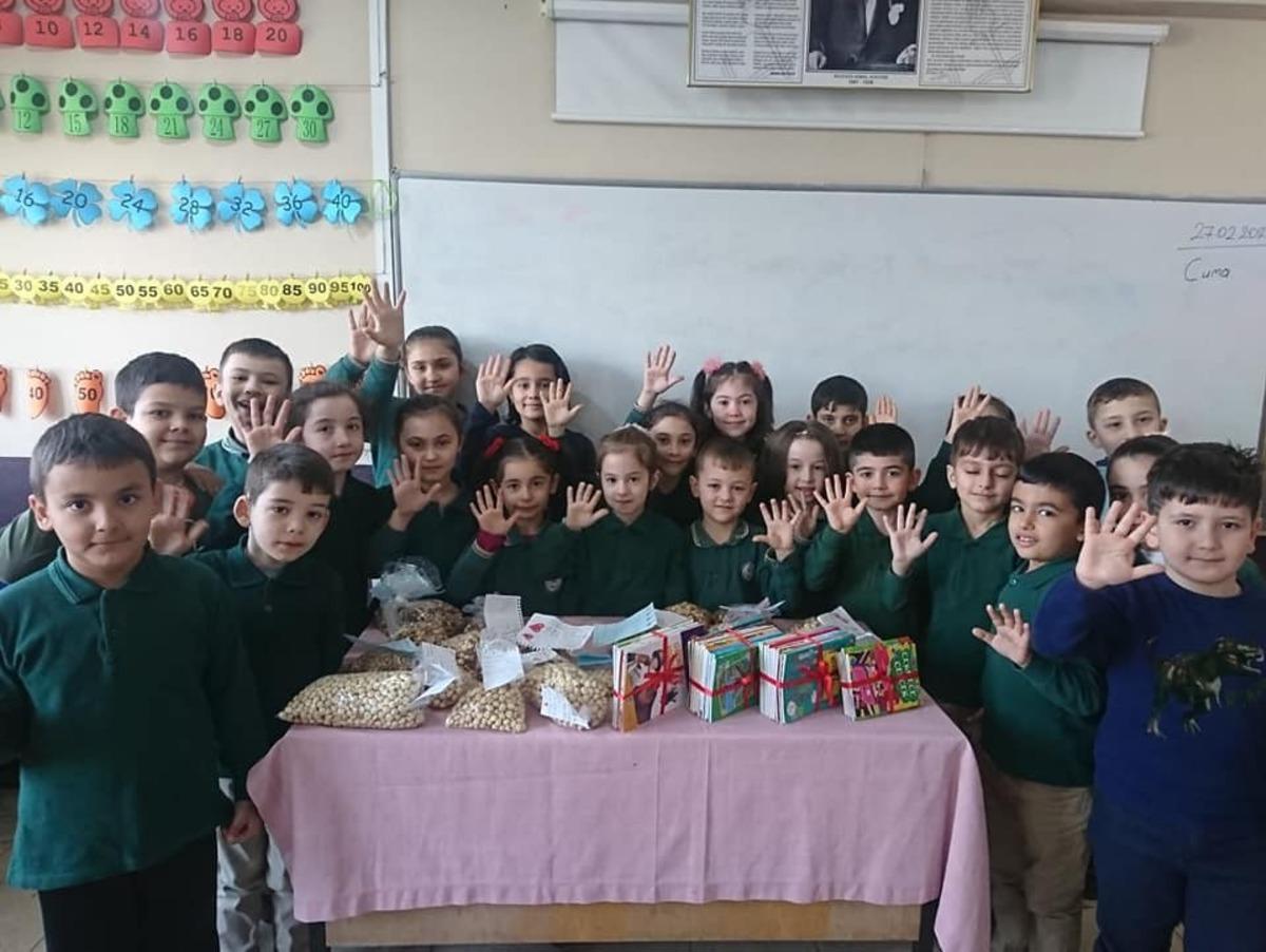 Elazığ&rsquo;daki &ouml;ğrenci kardeşlerine yardım g&ouml;nderdiler