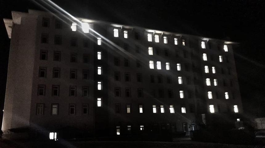 Oda ışıkları ile &lsquo;TSK&rsquo; yazdılar